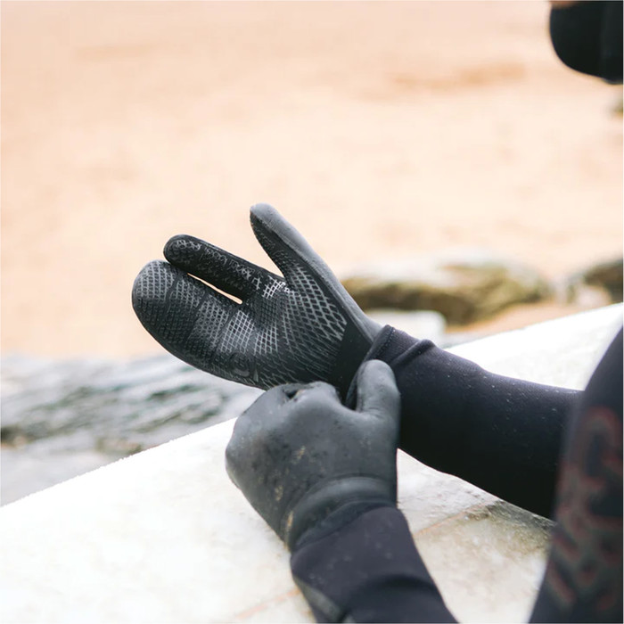 2024 C-Skins Wired+ 5mm Lobster Neoprene Wetsuit Gloves C-GLWIPL - Black